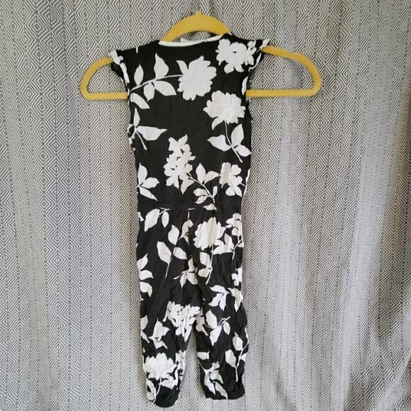 Crazy 8 Black And White Floral Romper Size 3T - Picture 5 of 13
